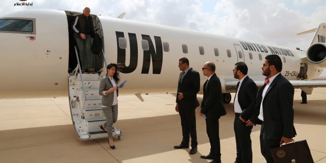 وفد بعثة الأمم المتحدة يصل الى مطار طبرق