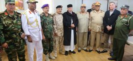 القوات المسلحة العربية الليبية تقدم درعاً للقائد الاعلى للقوات المسلحة